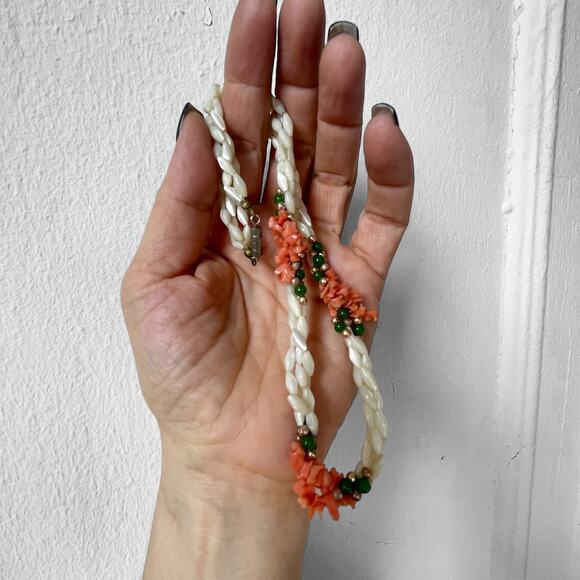 Vintage 60s Coral Mother of Pearl Triple Strand Necklace Choker Collar Seashell - Picture 5 of 6